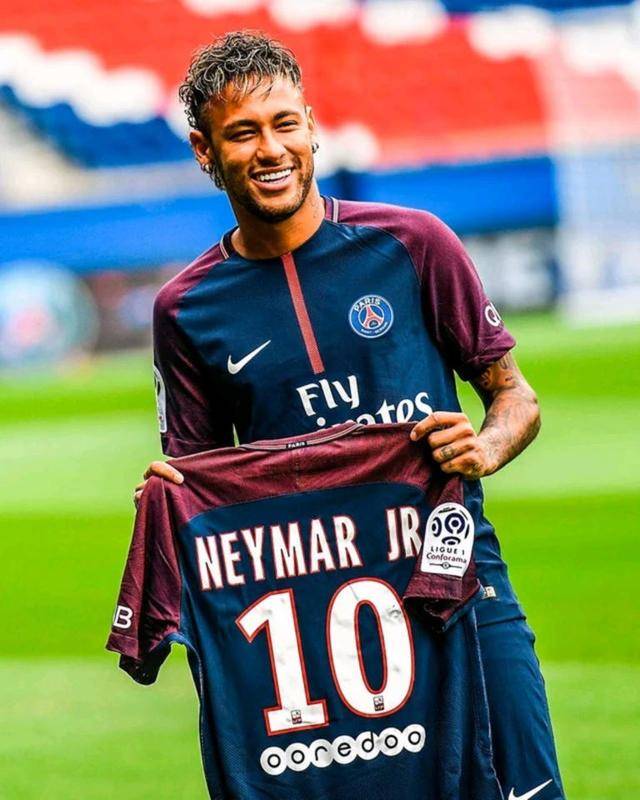 爱游戏免费下载 - 内马尔在巴黎圣日耳曼比赛中出色防守，连败引发热议！